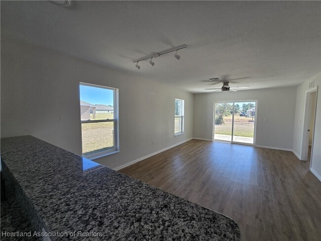 Building Photo - 6803 Dickinson Dr