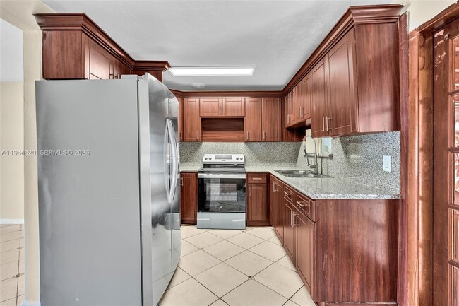 Building Photo - 4214 SW 49th Ct