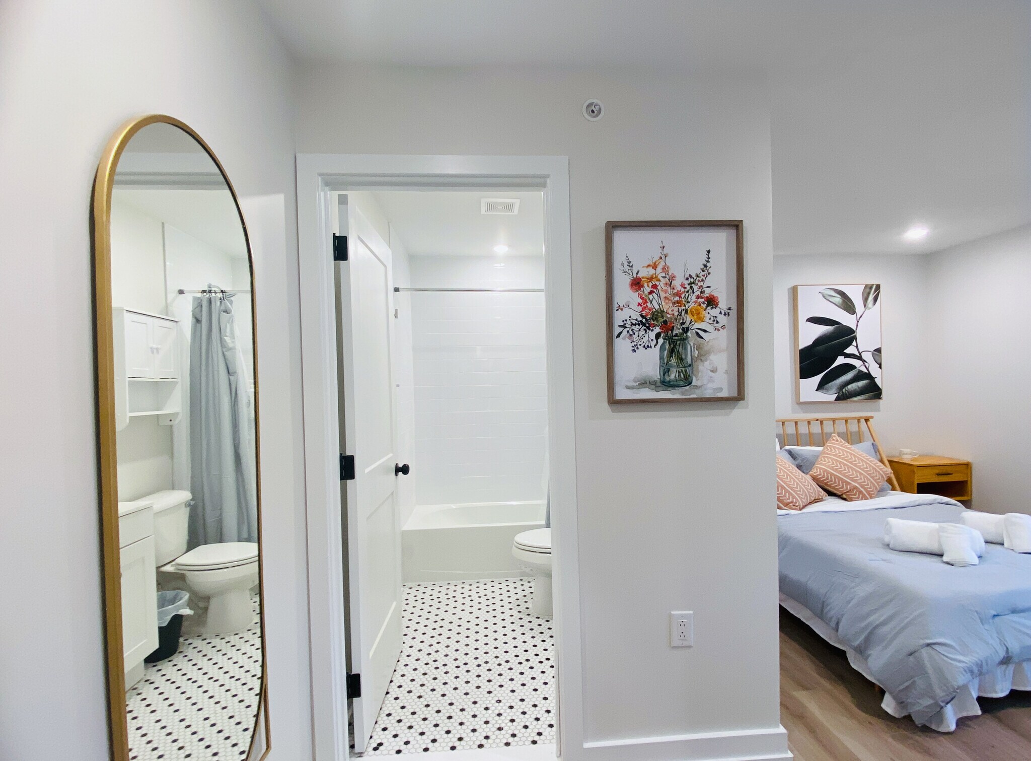 Bedroom 303 - 3814 Hamilton St
