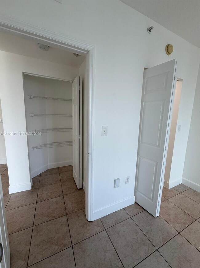 Building Photo - 50 Menores Ave