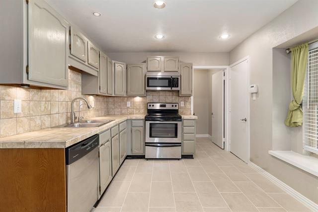 Building Photo - 4248 Ireland St