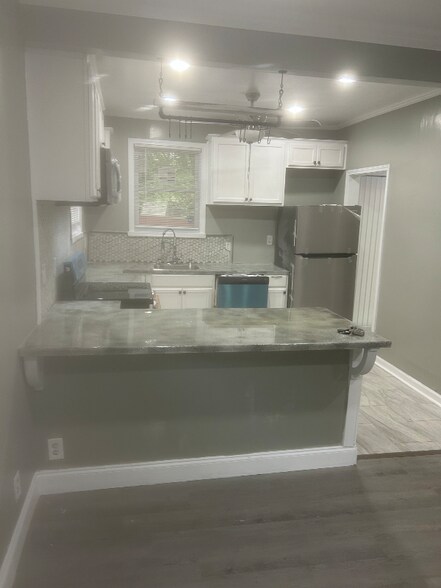 Building Photo - 39 Booker St NW