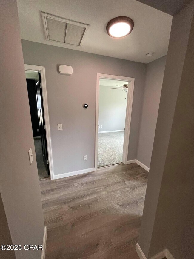 Building Photo - 245 Woodlawn Ct