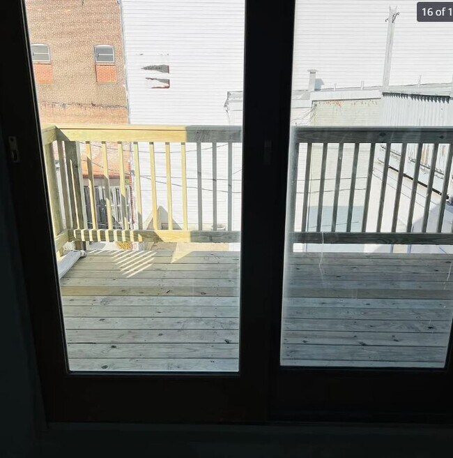 Building Photo - Gough