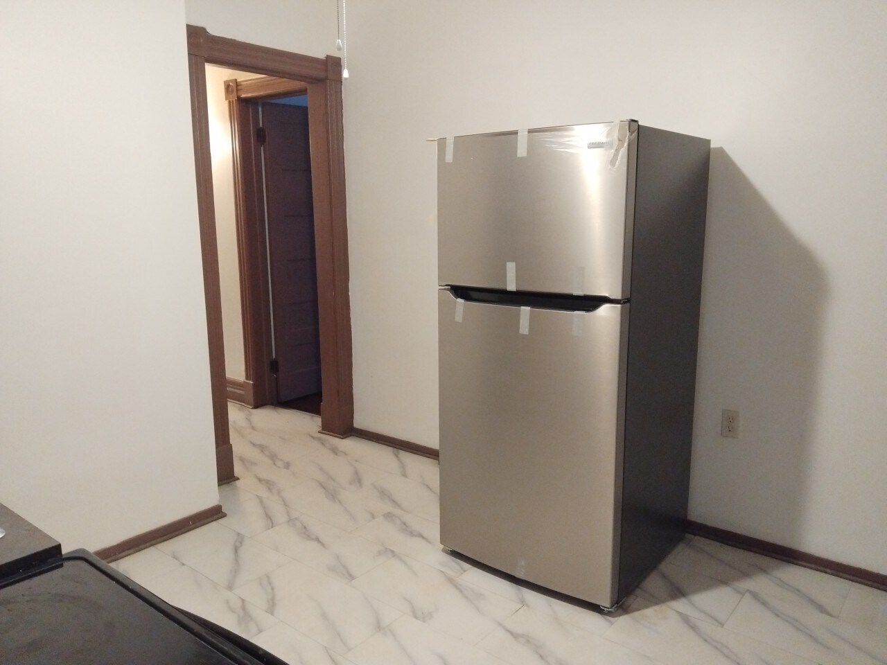 Building Photo - 593 3rd St