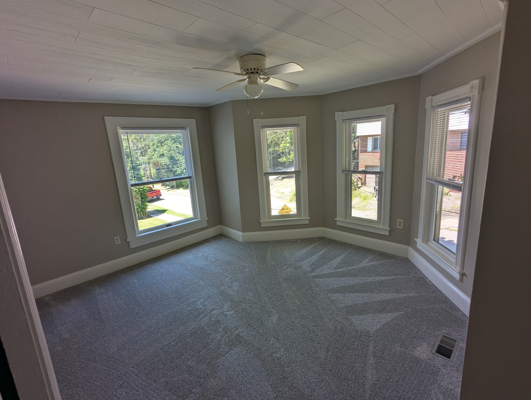 2nd Bedroom - 321 Howard St