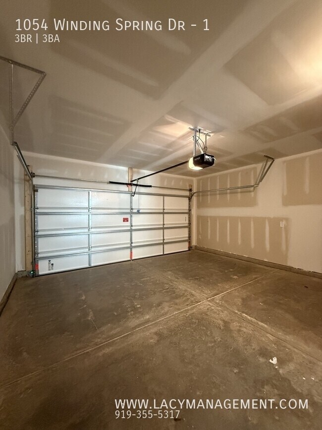 Building Photo - 1054 Winding Spg Dr