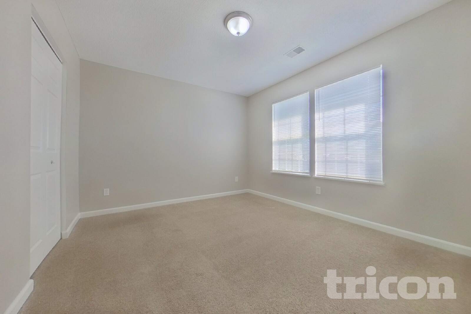 Building Photo - 390 Fox Trot Dr