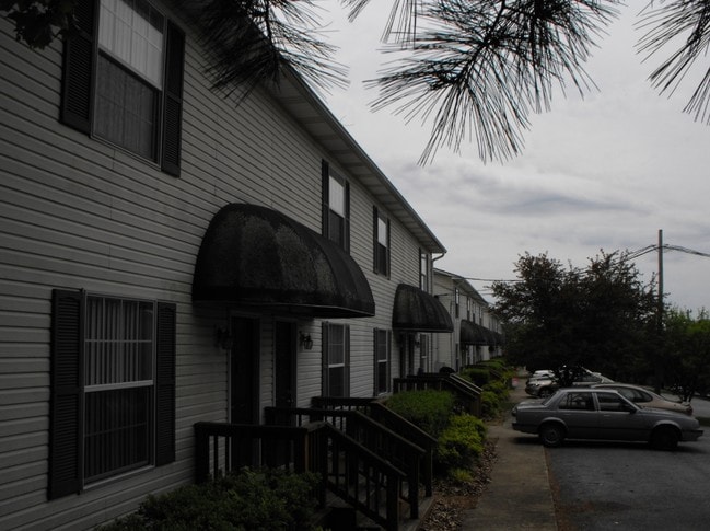 Building Photo - 1100 Payne Rd