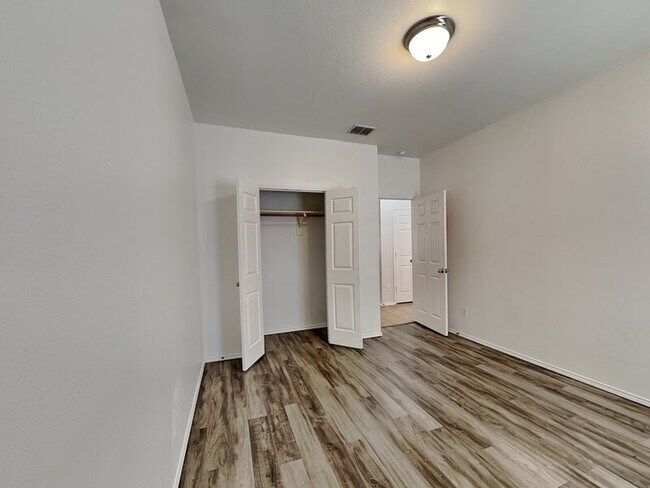 Building Photo - 9100 Lockhart Dr