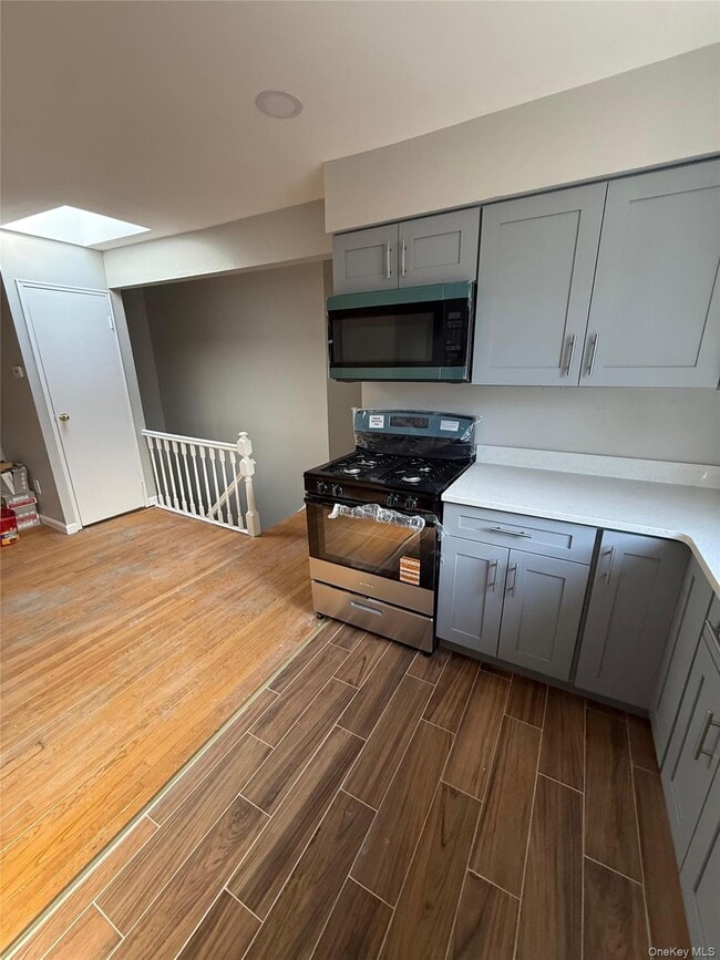 Building Photo - 5606 Riverdale Ave