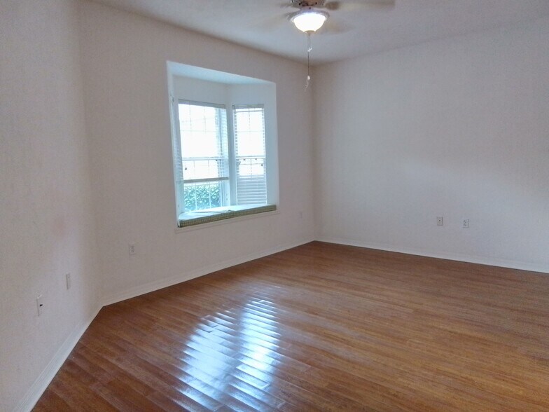 Building Photo - 4847 NW 78th Rd