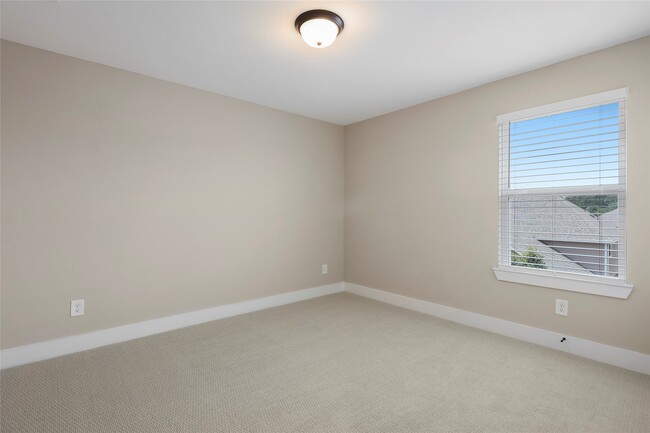 Building Photo - 2013 Woodland Pine Ct