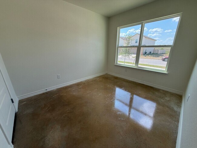 Building Photo - 1157 Lindsey Dr