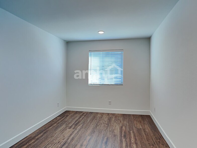 Building Photo - 9149 Crocker Pt Ct