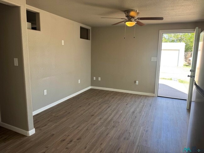 Building Photo - 911.5 Bullock Ct