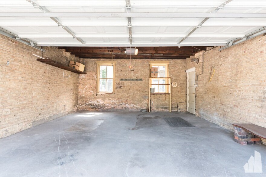 Building Photo - 3710 N Damen Ave