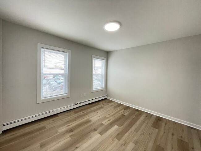 Building Photo - 124 Beech St