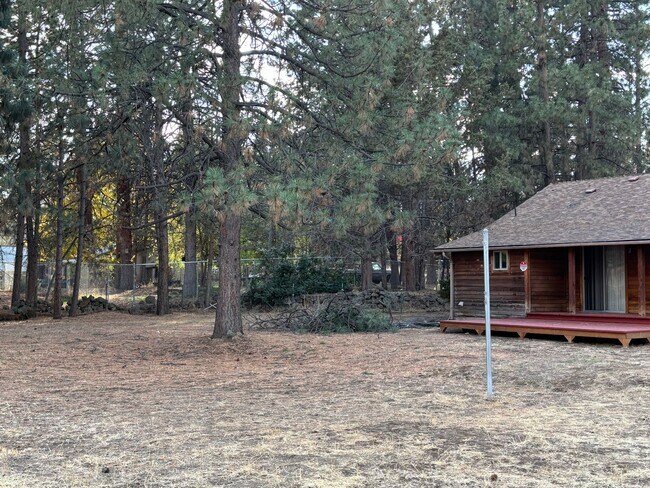 Building Photo - 2 Bedroom Home Near Old Mill