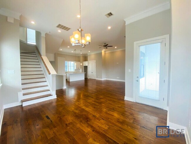 Building Photo - 2202 Arabelle St