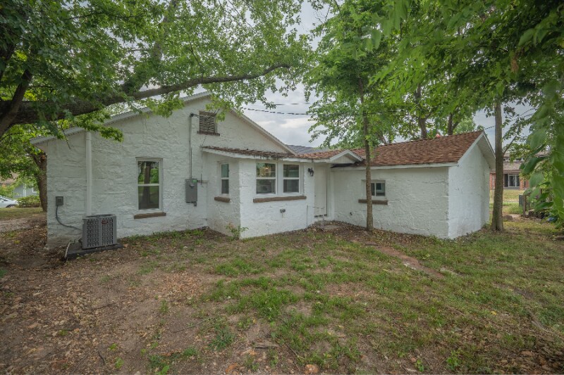 Building Photo - 2118 S Jackson Ave