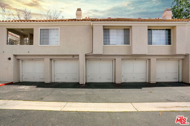 Building Photo - 4240 Lost Hills Rd