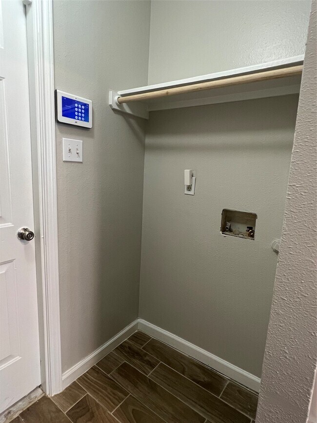 Building Photo - 12035 Duane St