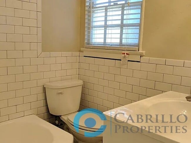 Building Photo - 3010 Quince St