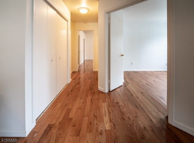 Building Photo - 14 Homestead Ln