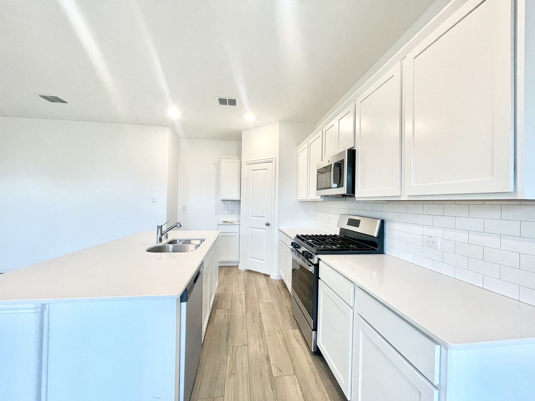 Building Photo - 1217 Sassafras Dr