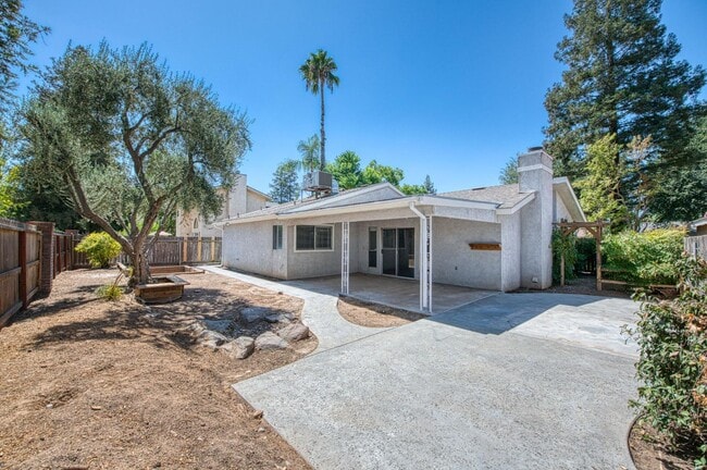 Building Photo - 6364 N Barcus Ave
