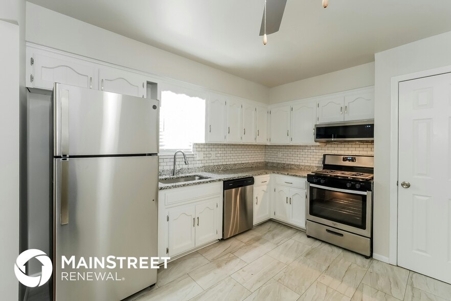 Building Photo - 813 NE 113th Terrace