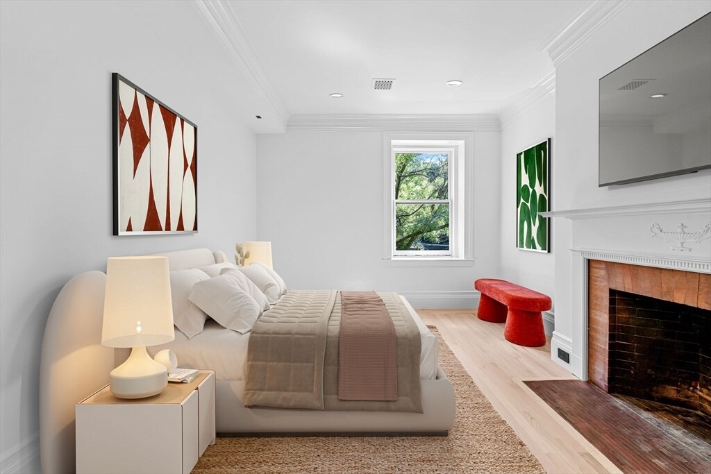 Building Photo - 354 Tappan St