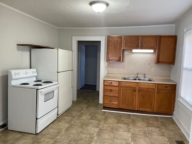 Building Photo - 1603
