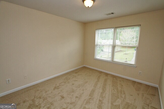 Building Photo - 728 Castle Top Ct SE