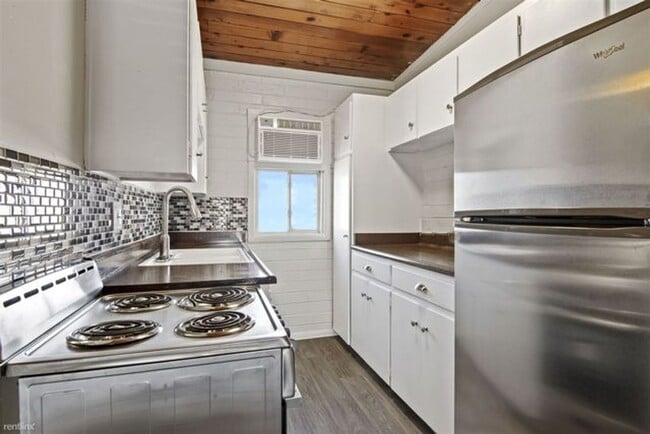Interior Photo - Midtown on 2nd