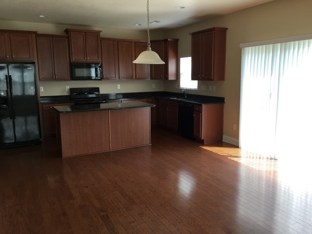 Building Photo - 1001 Haven Ln