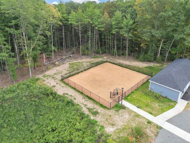 Building Photo - 280 Salmon Brook St