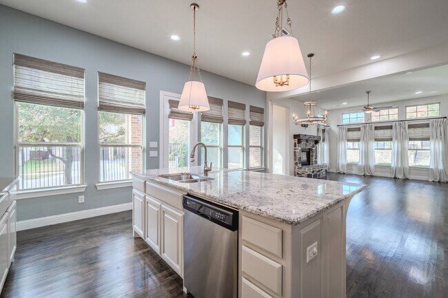 Building Photo - 1117 Ferndale Dr