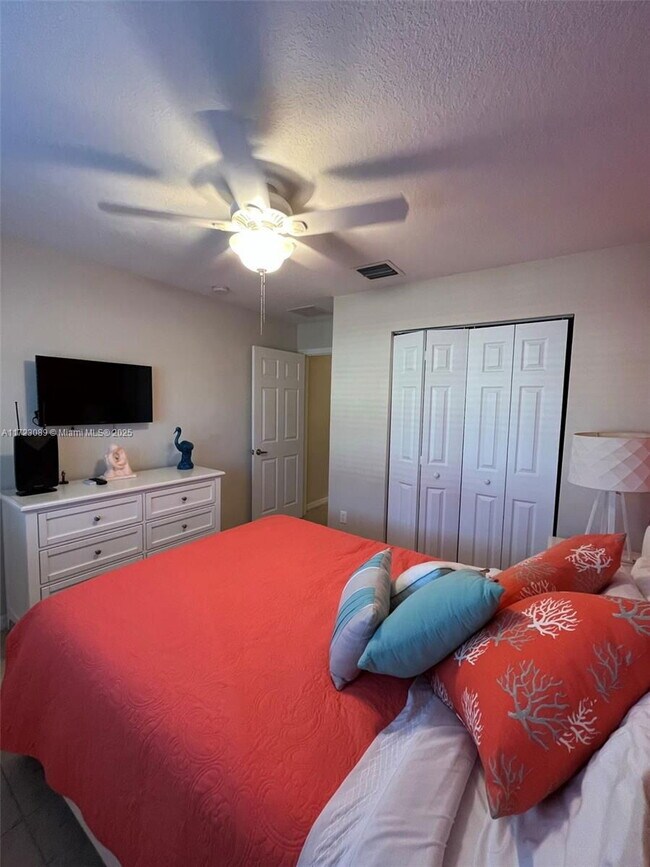 Primary Photo - 2333 SE 5th St