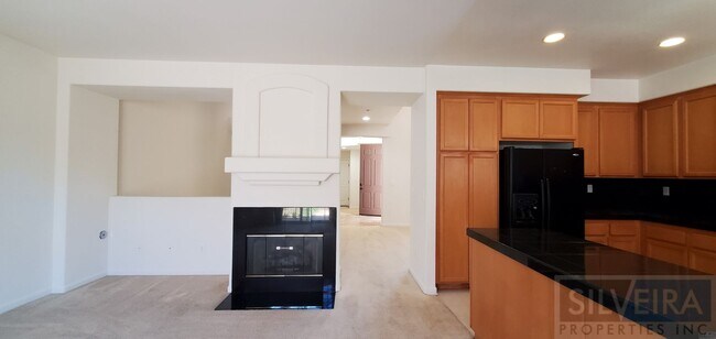 Building Photo - 1715 Bilbao Dr
