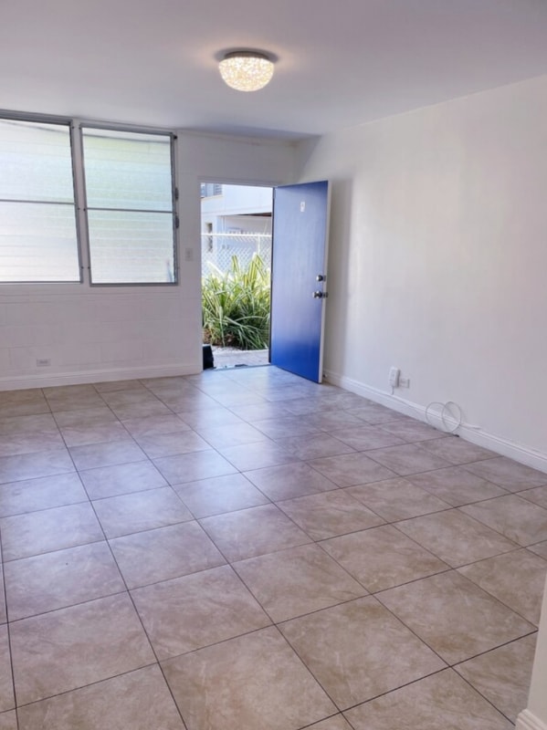Building Photo - 711 Makaleka Ave