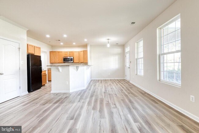 Building Photo - 23216 Observation Dr