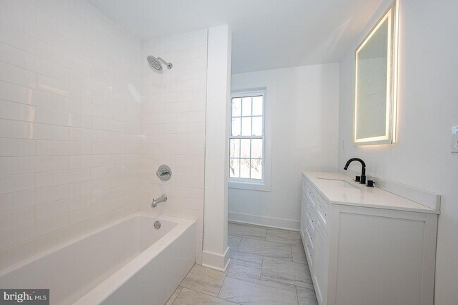 Building Photo - 2627 County Line Rd