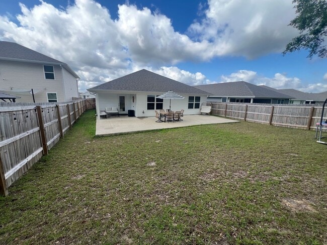 Building Photo - Woodlands 4 bed 2 bath gem !