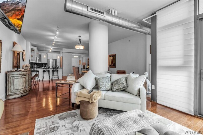 Building Photo - 132 Lakefront Blvd