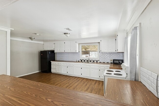 Building Photo - 111 Lazy Trail