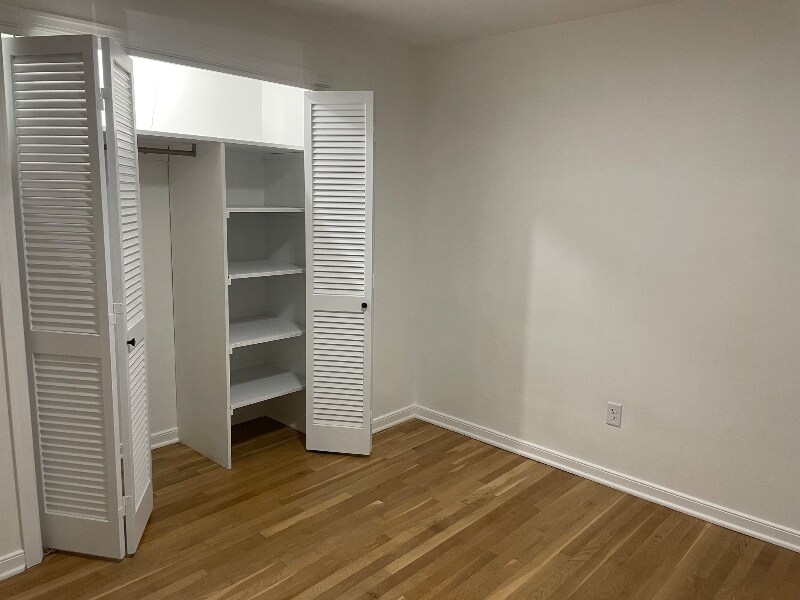 Building Photo - 44 Chestnut St