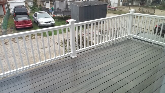 Building Photo - Updated Row - Holmesburg