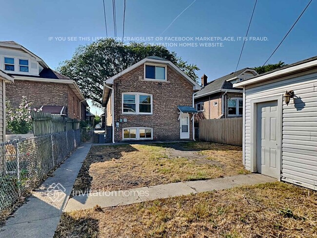 Building Photo - 2423 Wesley Ave